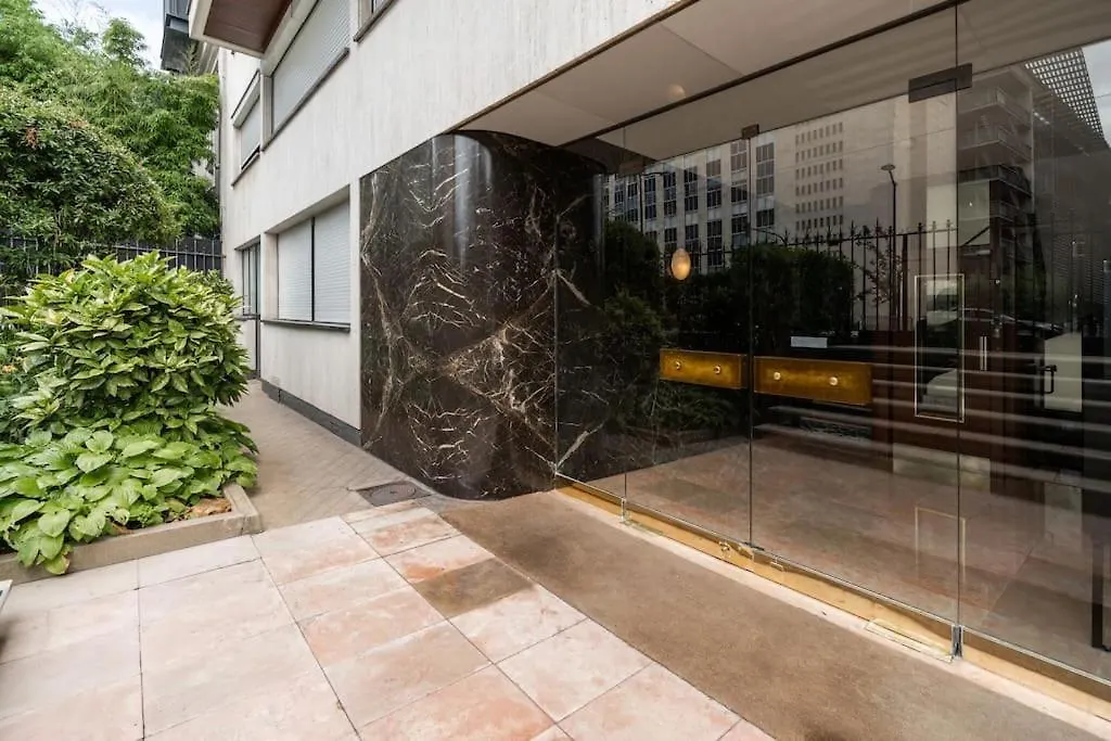 A Refined 2-bedroom Close Avenue Foch Appartement Paris