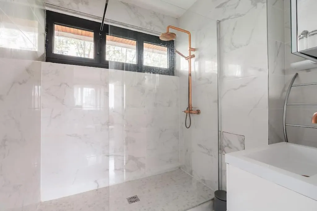 Apartment A Refined 2-bedroom Close Avenue Foch
